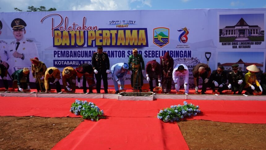 Bupati Kotabaru Letakkan Batu Pertama Pembangunan Empat Kantor SKPD di Sebelimbingan