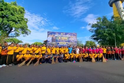 Kapolda Kalsel Pimpin Aksi Bersih Sungai Martapura dalam Program ASRI dan Rangkaian Hari Bhayangkara ke-80