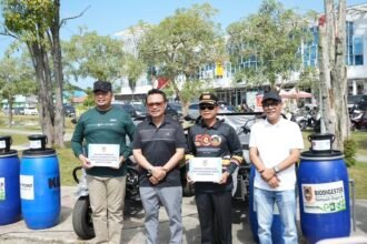 Dukung Pengelolaan Sampah di Daerah, Pemprov Kalsel Serahkan Bantuan Fasilitas