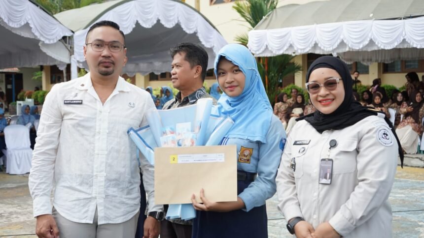 Pemkab Kotabaru Apresiasi Kelulusan Siswa SMPN 1 Kotabaru, Dorong Generasi Muda Raih Prestasi