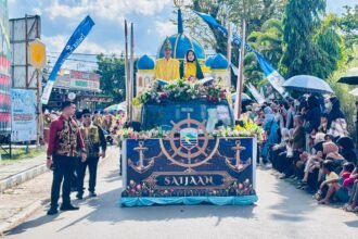 Tampil memukau,Kontingen Kotabaru ikuti Pawai Ta’aruf MTQ Nasional ke - XXXVII tingkat Provinsi Kalimantan Selatan di Marabahan