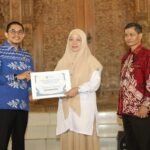 Bupati Tanah Bumbu Apresiasi Kontribusi Mahasiswa ULM dalam Program KKN Tematik Lingkungan Hidup