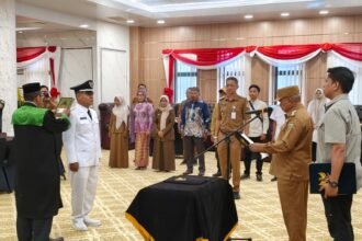 Bupati Kotabaru Lantik Asrul sebagai Kepala Desa Antar Waktu Desa Kalian
