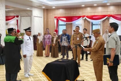 Bupati Kotabaru Lantik Asrul sebagai Kepala Desa Antar Waktu Desa Kalian