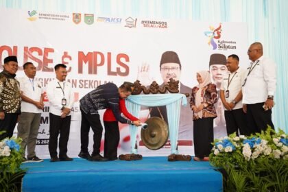 Bupati Andi Rudi Latif Resmi Buka MPLS SR Terintegrasi 1 Tanah Bumbu, Cita-cita Hadirkan Boarding School Terwujud Melalui program Sekolah Rakyat