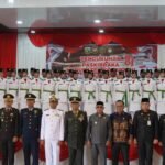 Bupati Kotabaru Muhammad Rusli Kukuhkan 42 Anggota Paskibraka Kotabaru Tahun 2026