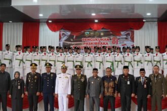 Bupati Kotabaru Muhammad Rusli Kukuhkan 42 Anggota Paskibraka Kotabaru Tahun 2026