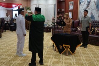 Lantik Kades Antar Waktu, Bupati Tekankan Amanah dan Tanggung Jawab