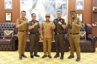Bupati H. Muhammad Rusli Perkuat Sinergi Hukum dengan Kejari Kotabaru Melalui MoU