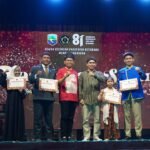 Pagelaran Sastra “Simponi Kemerdekaan” Digelar di Panggung Akrab Siring Laut Kotabaru