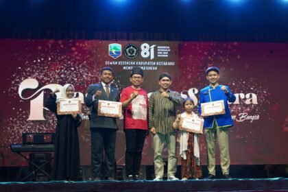 Pagelaran Sastra “Simponi Kemerdekaan” Digelar di Panggung Akrab Siring Laut Kotabaru
