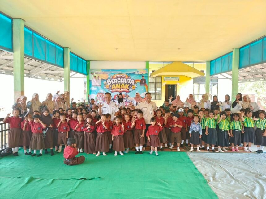 Layanan Bercerita Anak Dispersip Kotabaru Hadir Di Pulau Laut Tengah