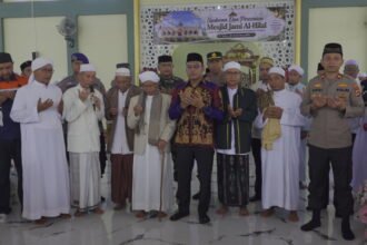 Pemkab Kotabaru menghadiri Peresmian Masjid Jami Al Hilal Tanjung Batu, Harapkan Jadi Pusat Pembinaan Umat