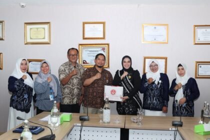 Image default